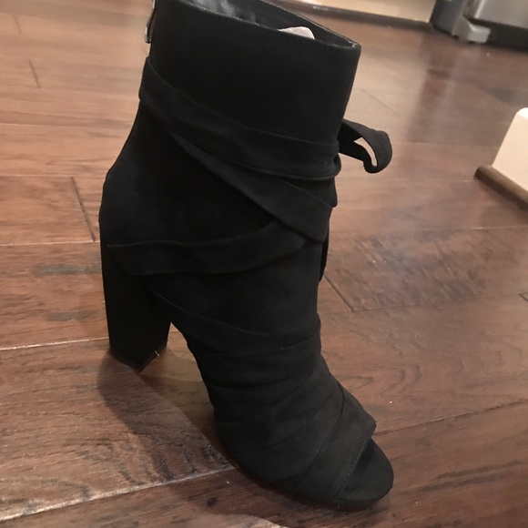 Black booties - Picture 2 of 6